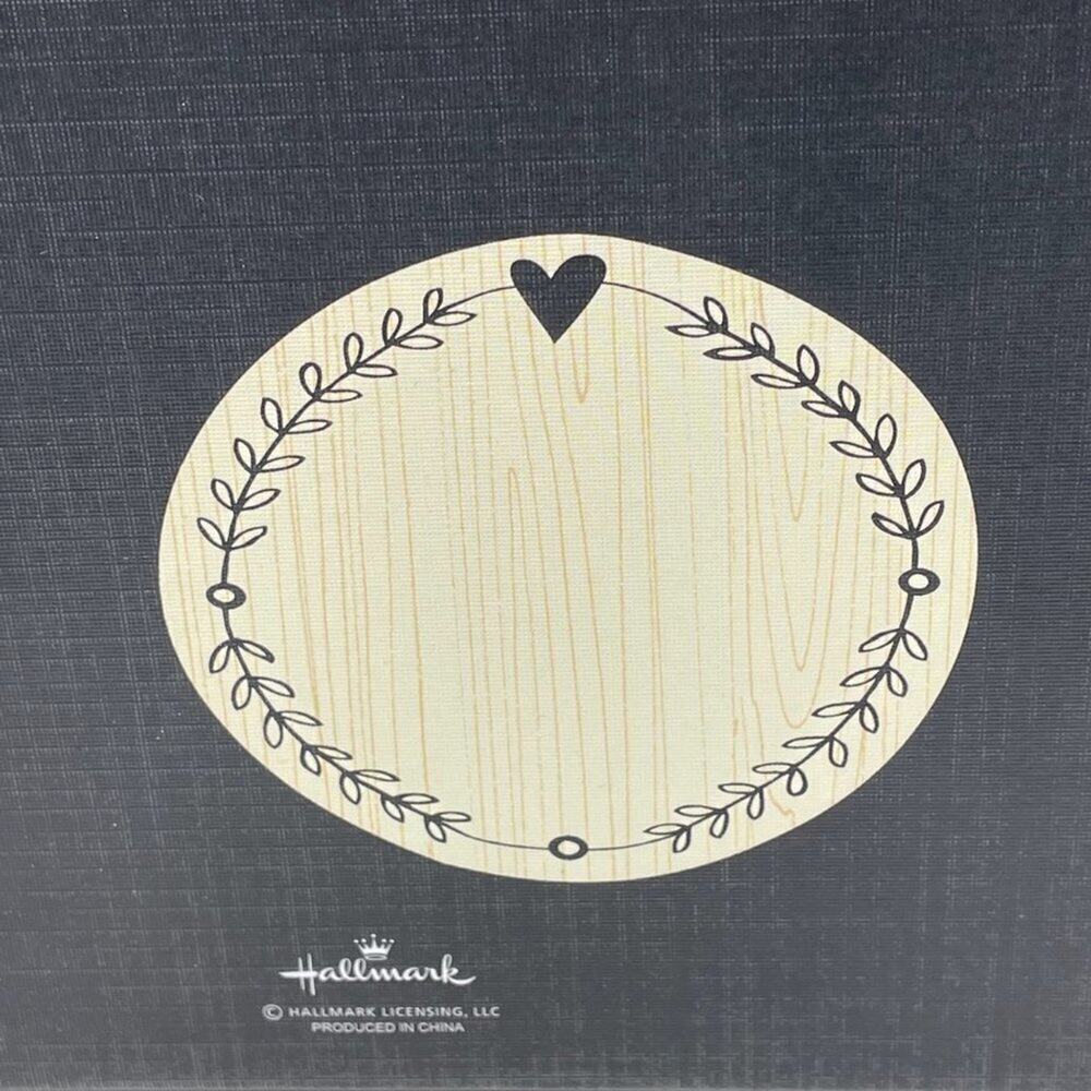Hallmark Happiness Is Our Favorite Family Tradition Fold-Out Frame - Picture 7 of 7